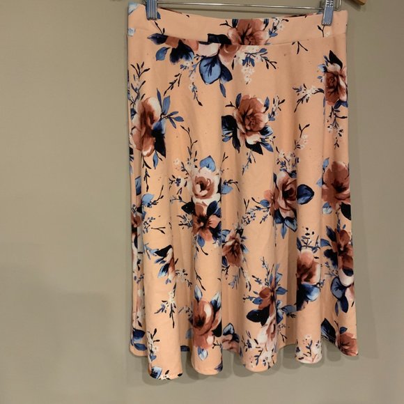 Floral Circle Skirts - Picture 2 of 3